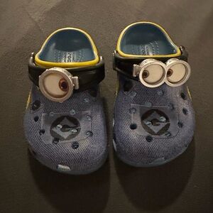 Kids Blue Minions Clogs brand new